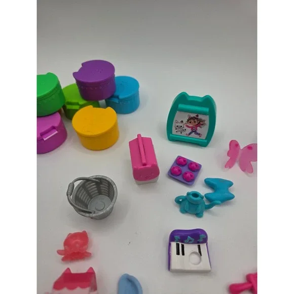 Gabbys Dollhouse Toy Lot Figures Accessories Pandy Paws MerCat Cakey Cat Lot - Picture 4 of 6
